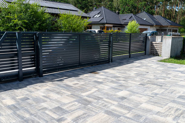 Best Residential Driveway Paver Services  in Earlvle, IL